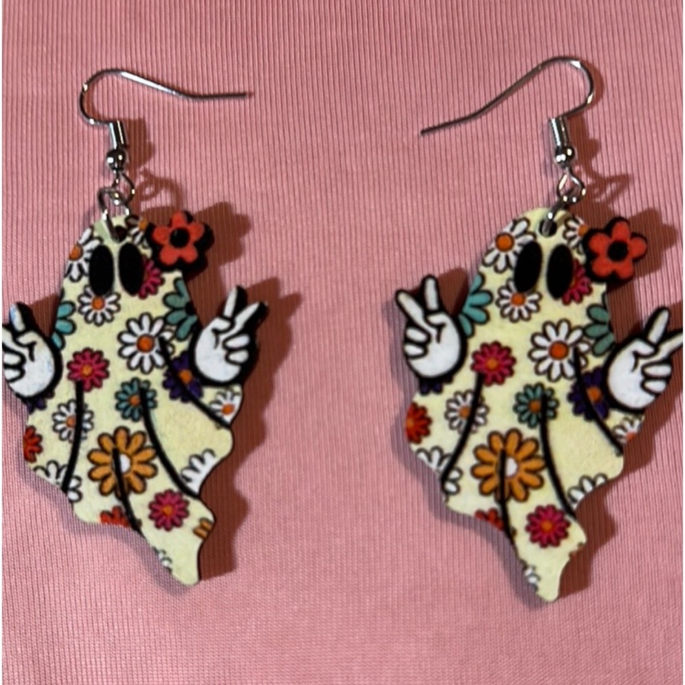 🎃🎃Halloween Ghost wooden earrings, NIB 👻👻